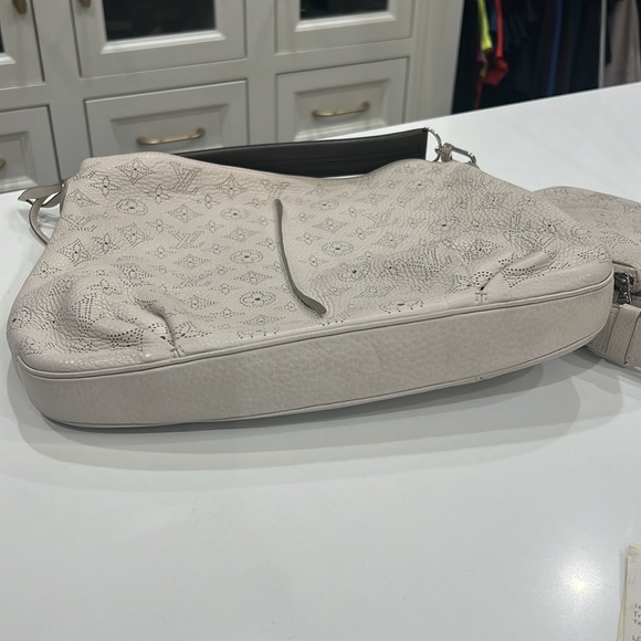 Louis Vuitton Selene Monogram PM Blanc Shoulder Bag - Picture 8 of 16